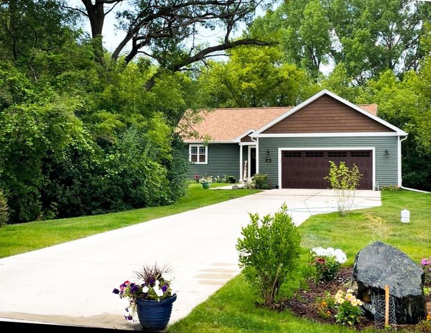 3018 Mallard WAY, East Troy, WI 53120