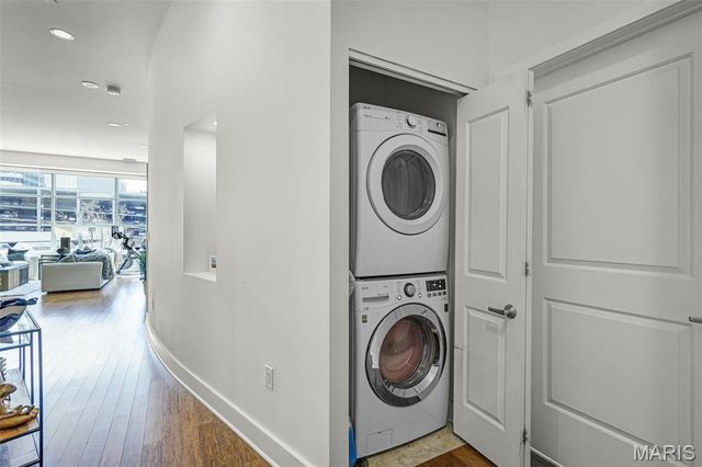 8025 Maryland Avenue 2H, St Louis, MO 63105