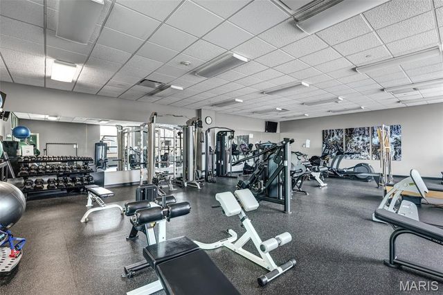 8025 Maryland Avenue 2H, St Louis, MO 63105