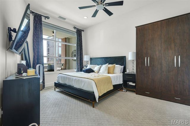 8025 Maryland Avenue 2H, St Louis, MO 63105