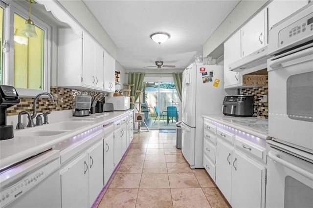 1947 Richvale Lane, Houston, TX 77062