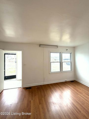 242 Steedly Dr, Louisville, KY 40214