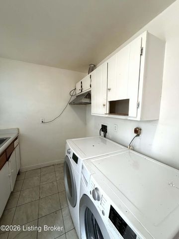 242 Steedly Dr, Louisville, KY 40214