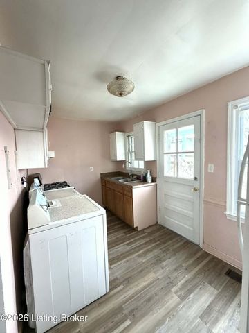 242 Steedly Dr, Louisville, KY 40214