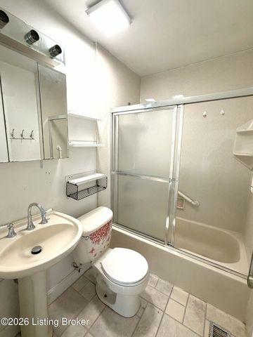 242 Steedly Dr, Louisville, KY 40214