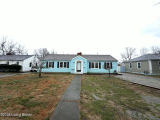 242 Steedly Dr, Louisville, KY 40214