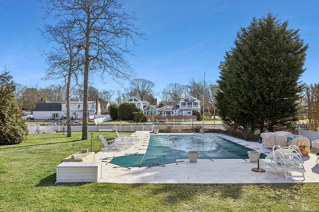 8 Canal Way, Hampton Bays, NY 11946