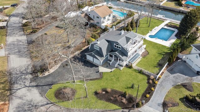 8 Canal Way, Hampton Bays, NY 11946