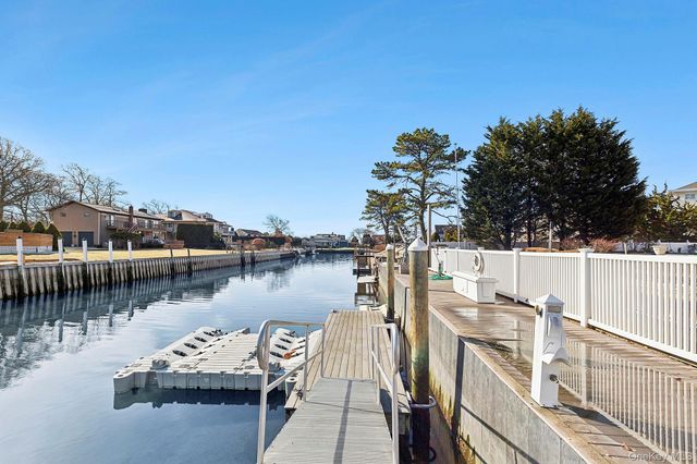 8 Canal Way, Hampton Bays, NY 11946
