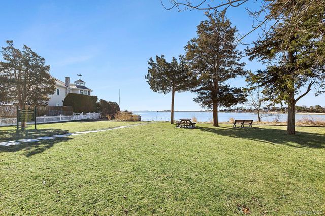 8 Canal Way, Hampton Bays, NY 11946