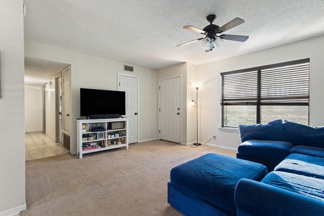 1106 Brad Circle, Lindale, TX 75771