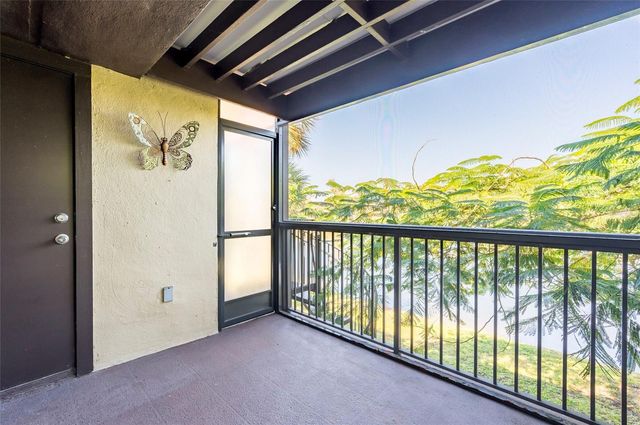 735 S VILLAGE DRIVE N 206, St Petersburg, FL 33716