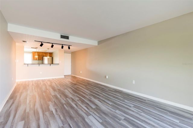 735 S VILLAGE DRIVE N 206, St Petersburg, FL 33716