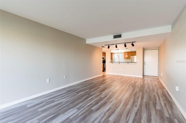 735 S VILLAGE DRIVE N 206, St Petersburg, FL 33716