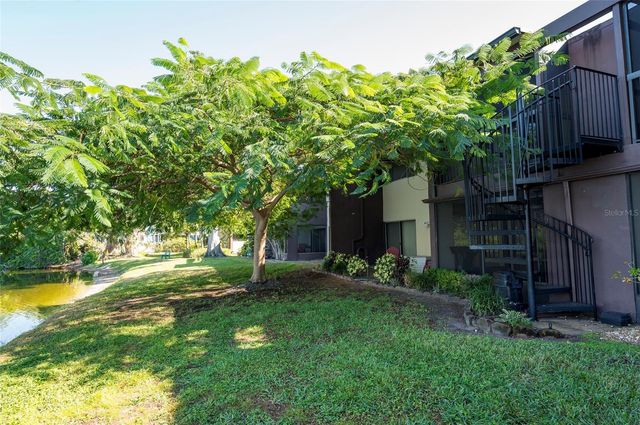 735 S VILLAGE DRIVE N 206, St Petersburg, FL 33716