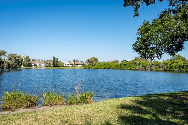 735 S VILLAGE DRIVE N 206, St Petersburg, FL 33716