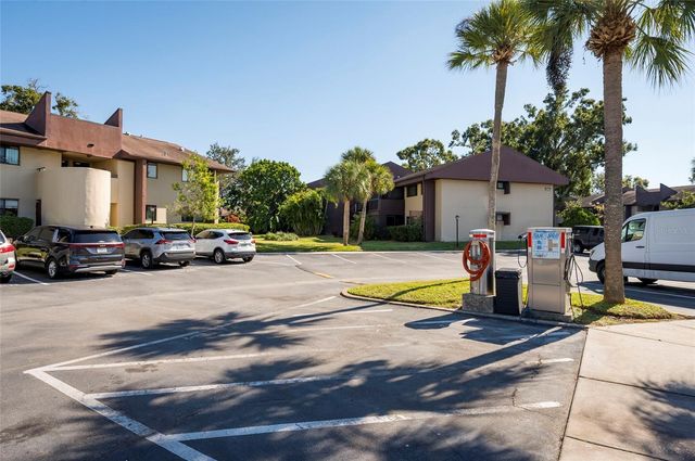 735 S VILLAGE DRIVE N 206, St Petersburg, FL 33716