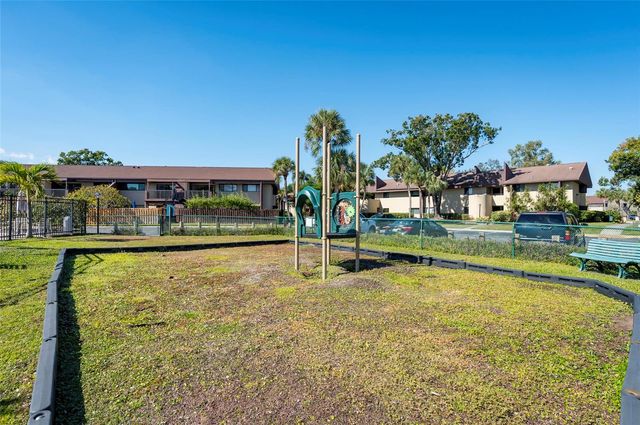 735 S VILLAGE DRIVE N 206, St Petersburg, FL 33716