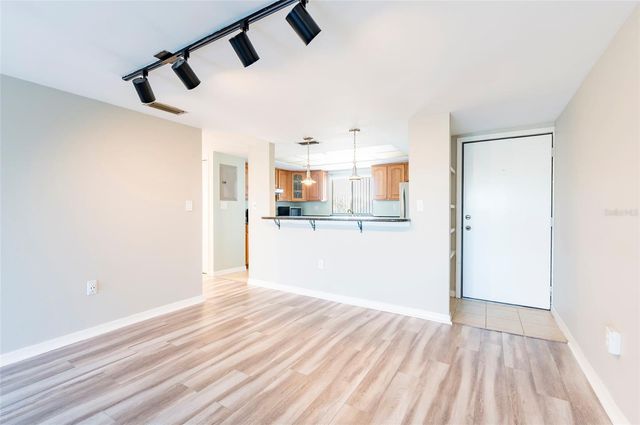 735 S VILLAGE DRIVE N 206, St Petersburg, FL 33716