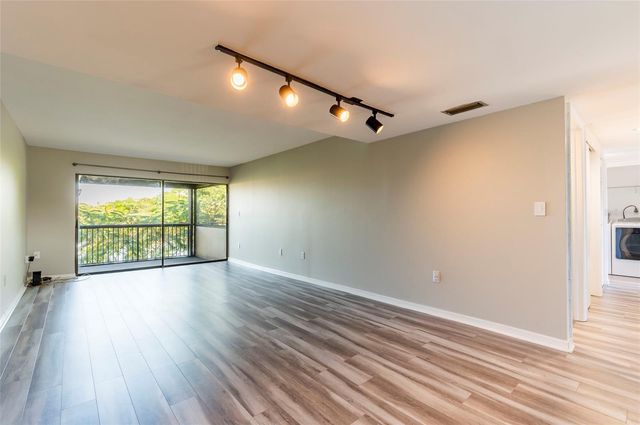 735 S VILLAGE DRIVE N 206, St Petersburg, FL 33716