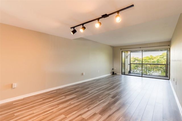 735 S VILLAGE DRIVE N 206, St Petersburg, FL 33716