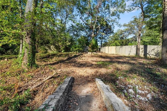 2222 Tanglewood Road, Decatur, GA 30033