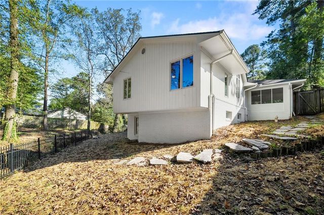 2222 Tanglewood Road, Decatur, GA 30033