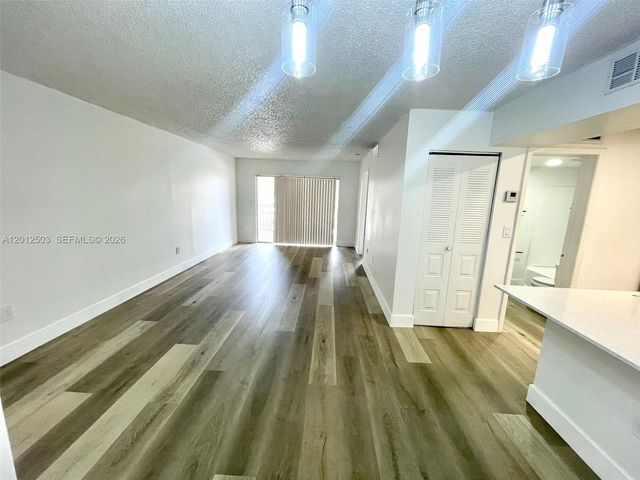 15201 SW 80th St 205, Miami, FL 33193
