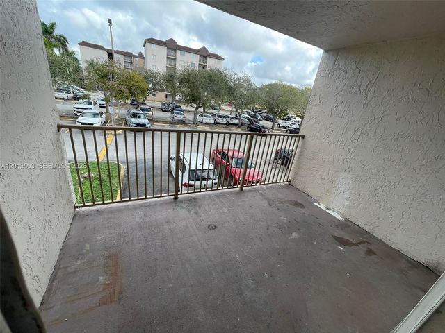 15201 SW 80th St 205, Miami, FL 33193
