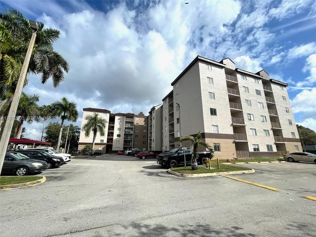 15201 SW 80th St 205, Miami, FL 33193