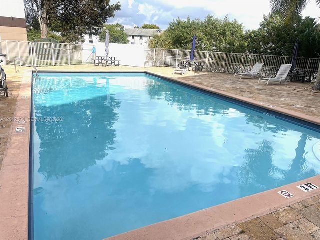 15201 SW 80th St 205, Miami, FL 33193