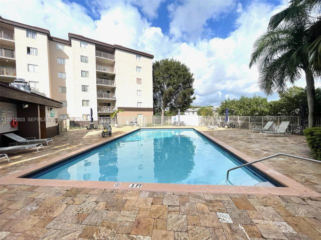 15201 SW 80th St 205, Miami, FL 33193