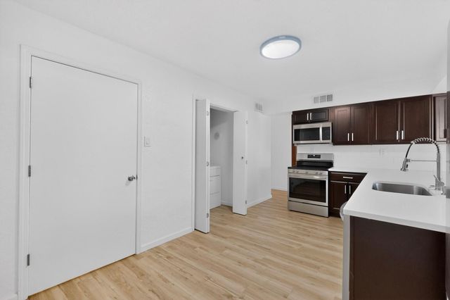 2102 Virgin Wood Road SE, Rio Rancho, NM 87124