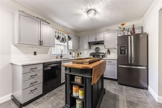 1310 Courtney Drive, Victor, NY 14564