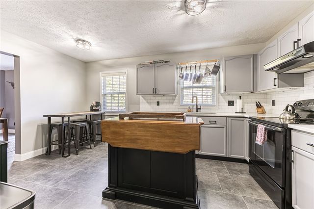 1310 Courtney Drive, Victor, NY 14564