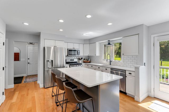 519 Brennan Woods Drive, Williston, VT 05495