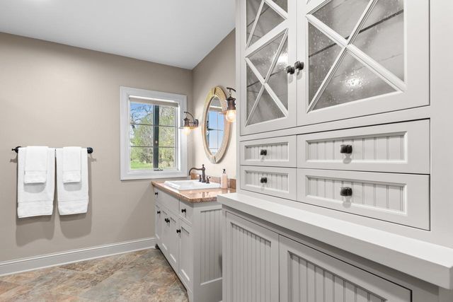 425 Oxford Road, Orono, MN 55356