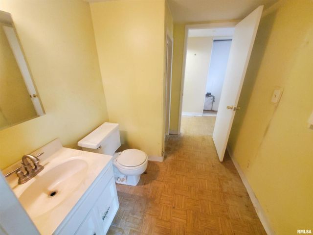 1182 25TH Street, Moline, IL 61265