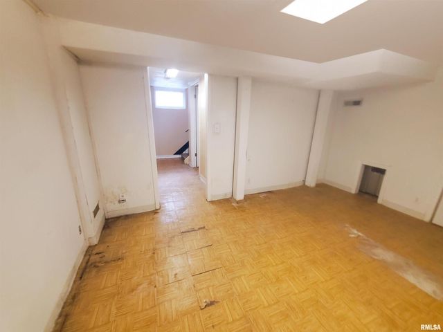 1182 25TH Street, Moline, IL 61265