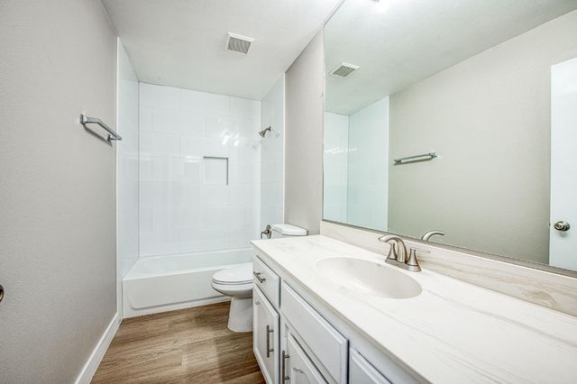 6377 N Genoa Avenue, Fresno, CA 93722