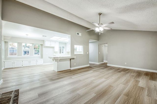 6377 N Genoa Avenue, Fresno, CA 93722