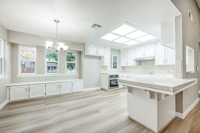 6377 N Genoa Avenue, Fresno, CA 93722