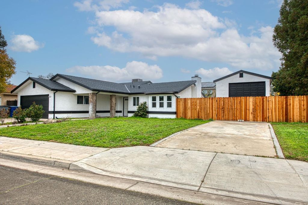 6377 N Genoa Avenue, Fresno, CA 93722