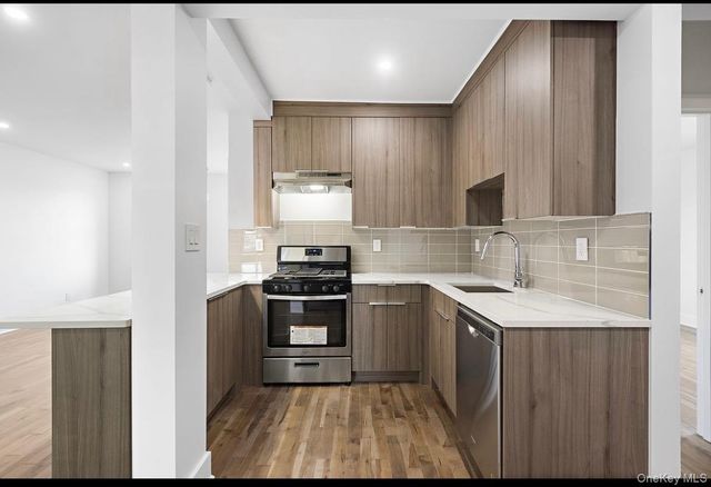 4005 Ithaca Street 4B, Elmhurst, NY 11373