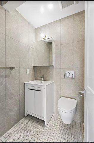 4005 Ithaca Street 4B, Elmhurst, NY 11373