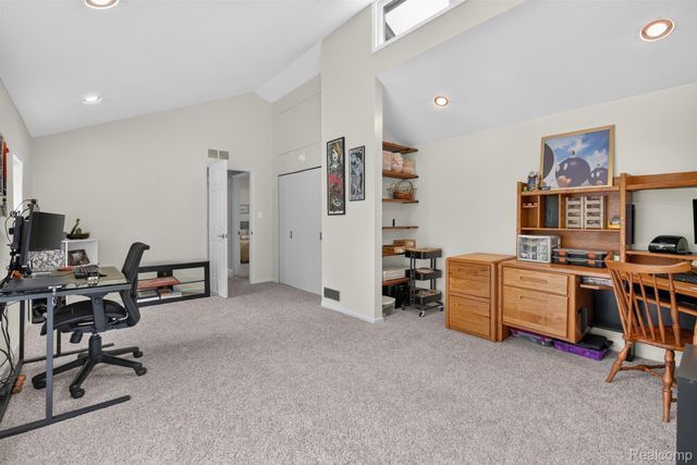 9319 Faussett Road, Tyrone Township, MI 48430