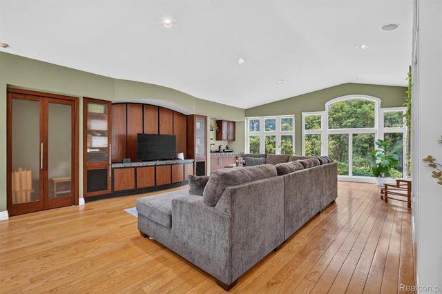 9319 Faussett Road, Tyrone Township, MI 48430