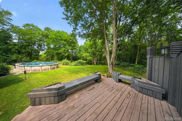 9319 Faussett Road, Tyrone Township, MI 48430