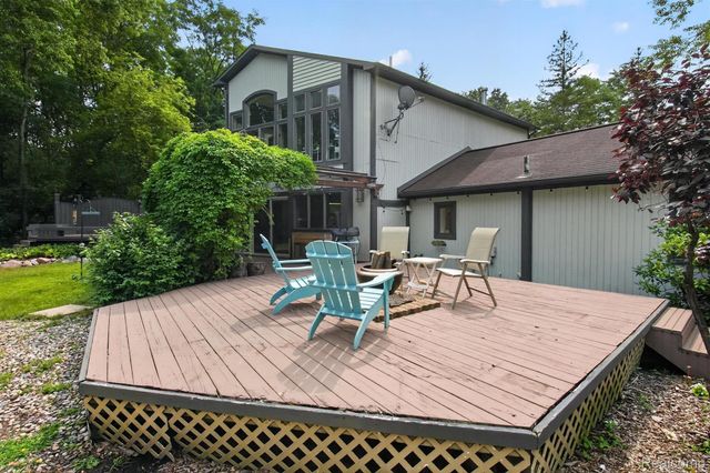 9319 Faussett Road, Tyrone Township, MI 48430