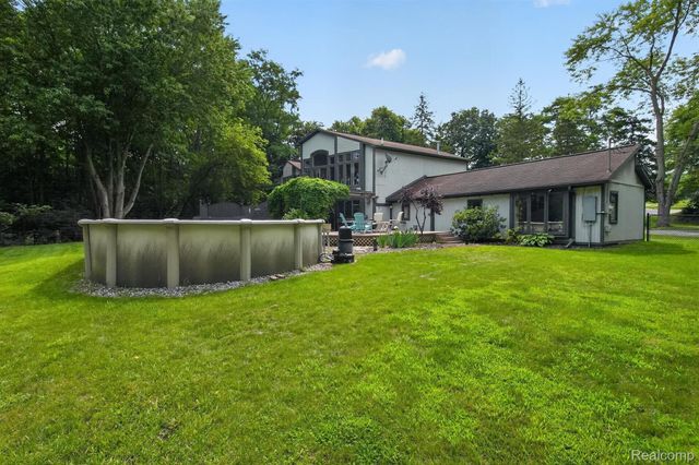 9319 Faussett Road, Tyrone Township, MI 48430